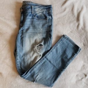 AE Distressed Jeggings